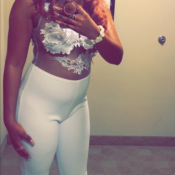 Lace pants suit - Picture 2 of 3